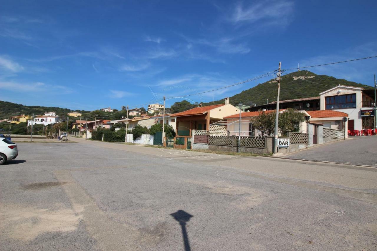Ampio Appartamento Marina Di Арбус Экстерьер фото